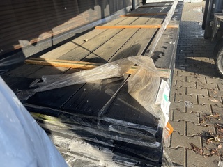 Ca. 140x  Douglas veer en groef zwart gecoat, 18x190mm, lengte 500cm